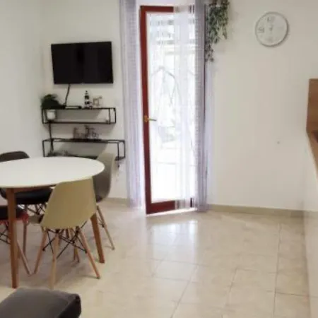 Maritimo - Comfort Two Bedroom With Sea View And Terrace 아파트 *